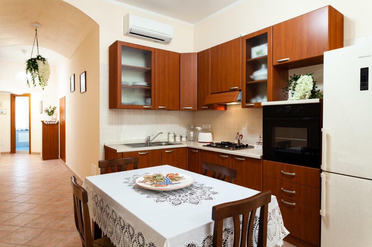 Апартаменти Doris House Сорренто Екстер'єр фото