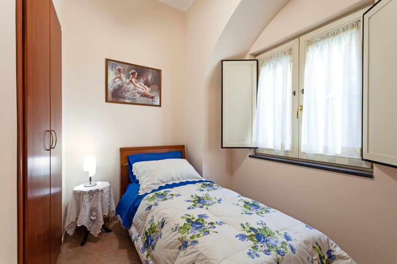 Апартаменти Doris House Сорренто Екстер'єр фото